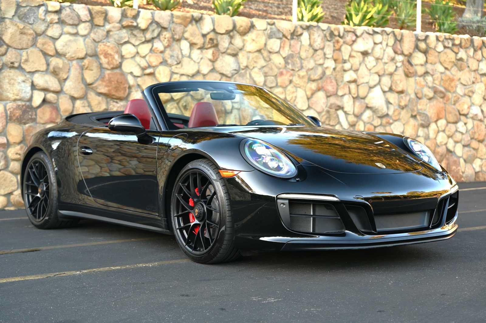 Used 2018 Porsche 911 Carrera 4 GTS AWD/4WD image 1