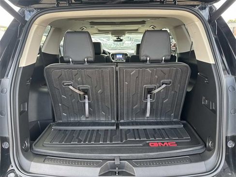 Used 2021 GMC Acadia Denali w/ Denali Technology Package image 10