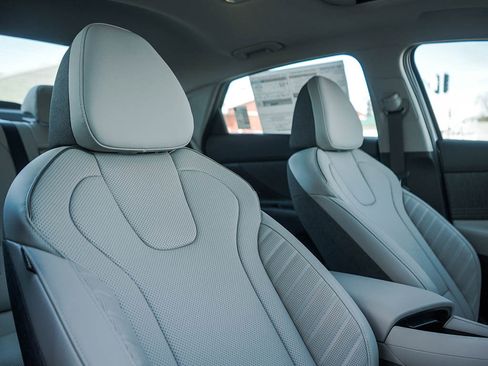 New 2026 Hyundai Elantra Limited image 10