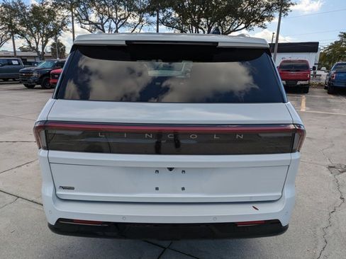 Used 2025 Lincoln Navigator L Black Label image 5