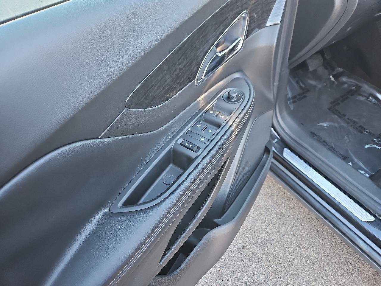 Used 2015 Buick Encore Leather w/ Experience Buick Package FWD image 9