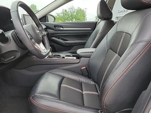 Used 2024 Nissan Altima 2.5 SR AWD/4WD image 13