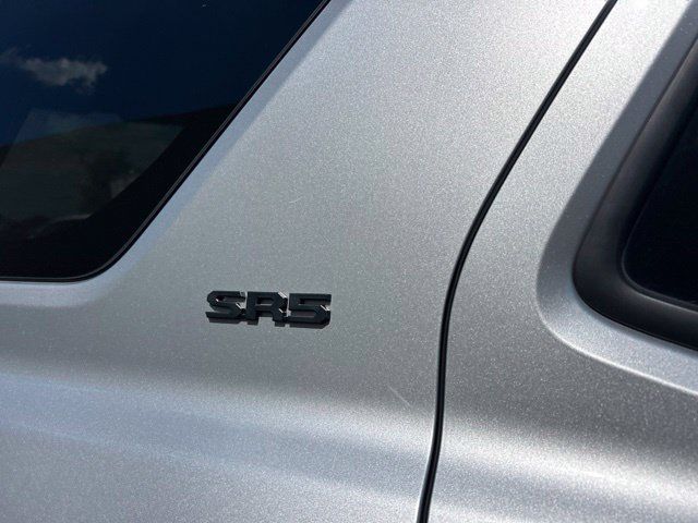 Used 2025 Toyota 4Runner SR5 AWD/4WD image 4