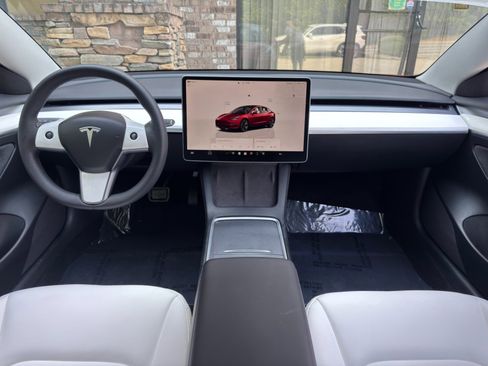 Used 2023 Tesla Model 3 Standard Range image 13