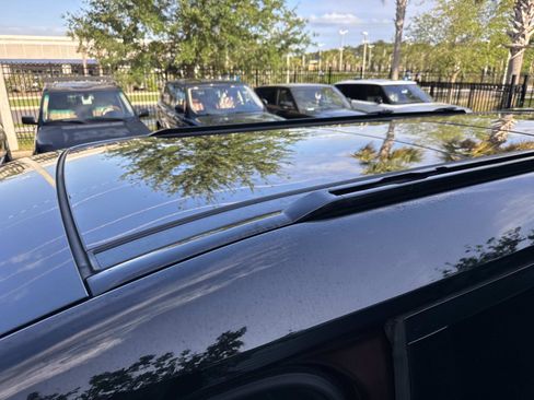 Used 2023 Land Rover Defender 130 X-Dynamic SE image 33