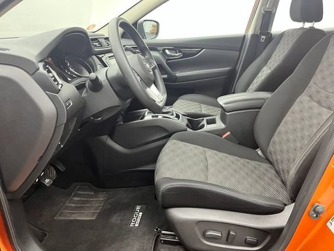 Used 2020 Nissan Rogue Sport SV FWD image 17