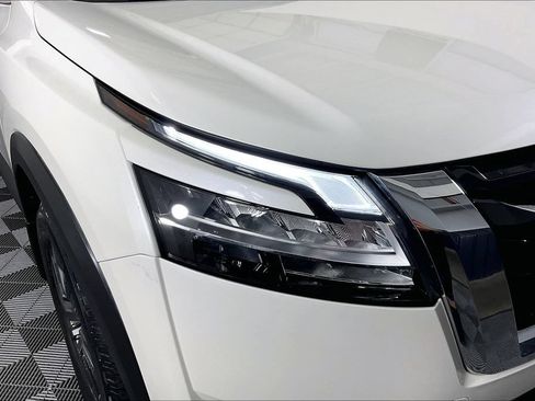 Used 2022 Nissan Pathfinder SV FWD image 38