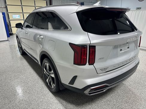 Used 2022 Kia Sorento SX Prestige w/ Panoramic Sunroof Package AWD/4WD image 5