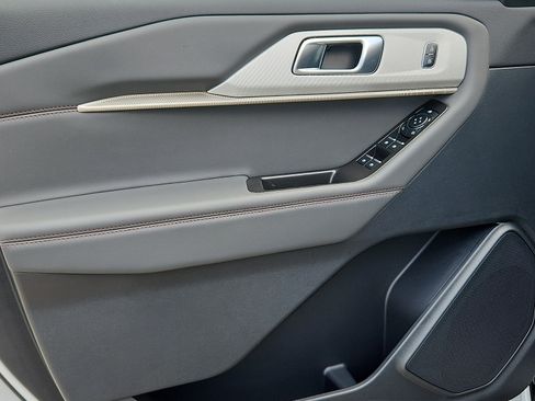 New 2026 Ford Explorer Active AWD/4WD image 9