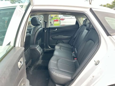 Used 2020 Kia Optima SE image 25