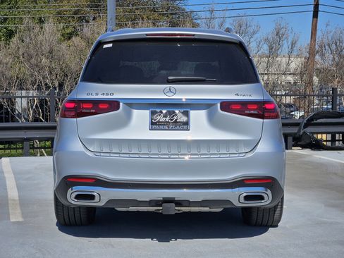 Certified 2025 Mercedes-Benz GLS 450 4MATIC image 7