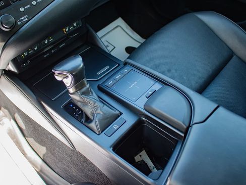 Used 2019 Lexus ES 350 w/ Premium Package FWD image 30