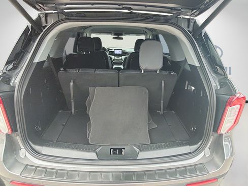Used 2021 Ford Explorer XLT RWD image 24