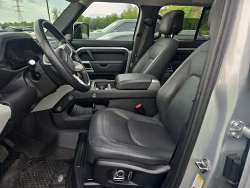 Used 2023 Land Rover Defender 130 SE AWD/4WD image 5