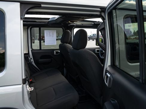 Used 2023 Jeep Wrangler Unlimited w/ Sun & Screen Package AWD/4WD image 21