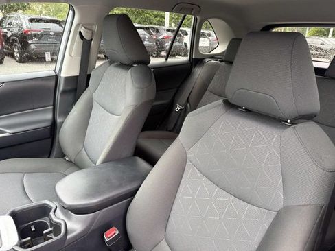 Used 2025 Toyota RAV4 XLE AWD/4WD image 11