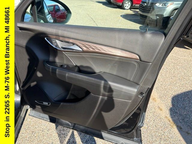 Used 2023 Buick Envision Avenir AWD/4WD image 27