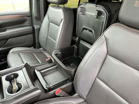 Used 2023 Chevrolet Tahoe High Country w/ Premium Package AWD/4WD image 23