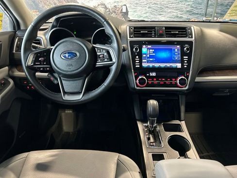 Used 2019 Subaru Outback 2.5i Limited AWD/4WD image 3