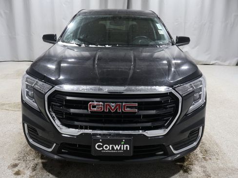 Used 2024 GMC Terrain SLE image 6