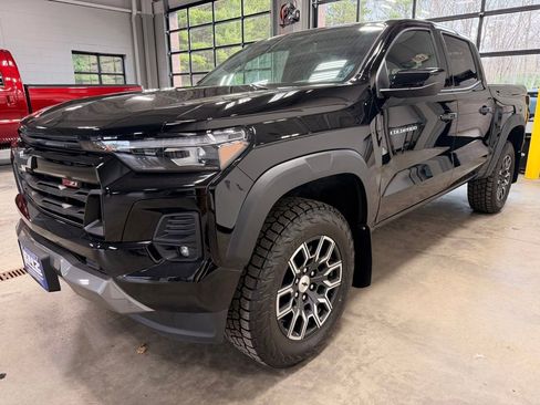 Used 2023 Chevrolet Colorado Z71 w/ Z71 Convenience Package 2 AWD/4WD image 4