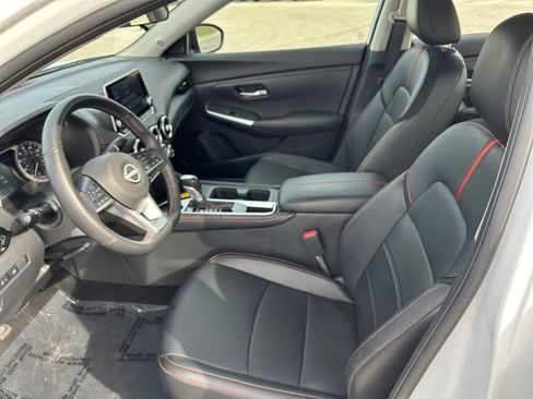 Used 2025 Nissan Sentra SR w/ SR Premium Package FWD image 26