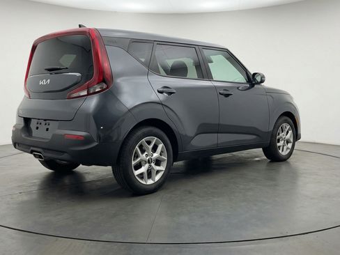 Used 2025 Kia Soul LX w/ LX Technology Package FWD image 9