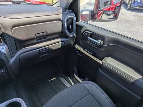 Used 2021 Chevrolet Silverado 2500 LT AWD/4WD image 17