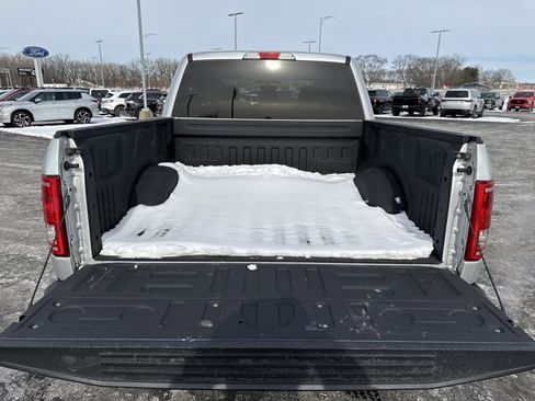 Used 2017 Ford F150 XLT image 5