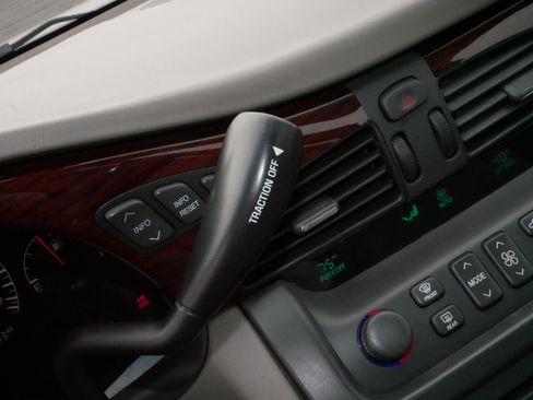 Used 2003 Cadillac De Ville DHS w/ Safety & Security Package image 24