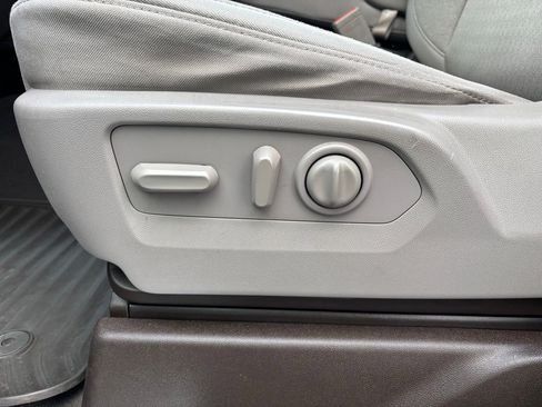 Used 2021 Chevrolet Silverado 1500 LT w/ Bed Protection Package image 16