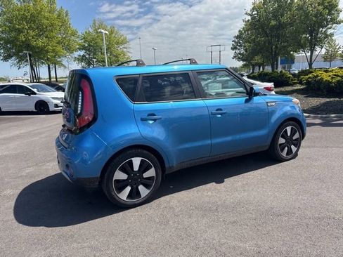 Used 2019 Kia Soul + FWD image 10