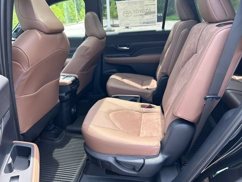 New 2026 Toyota Grand Highlander AWD Hybrid image 27