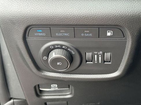 Used 2024 Jeep Grand Cherokee Summit w/ Advanced Protech Group IV image 29