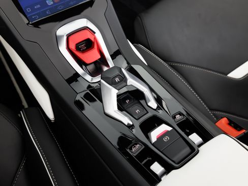Used 2021 Lamborghini Huracan EVO RWD image 27
