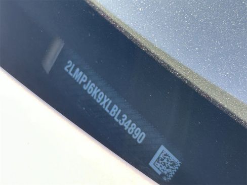 Used 2020 Lincoln Nautilus Reserve w/ Equipment Group 201A image 12