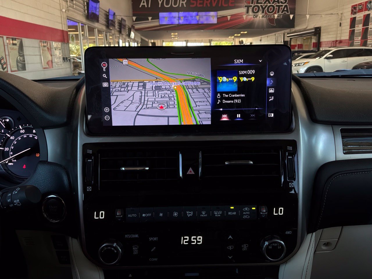 Used 2022 Lexus GX 460 Luxury w/ Off Road Package AWD/4WD image 46