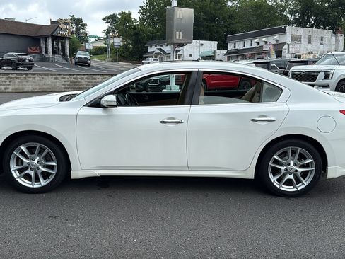 Used 2010 Nissan Maxima 3.5 SV w/ Monitor Pkg FWD image 4