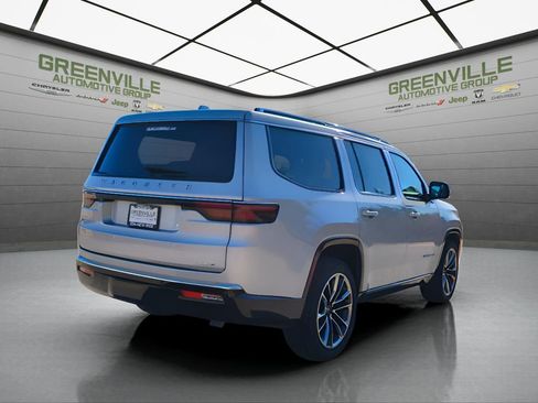 Used 2022 Jeep Wagoneer Series III w/ Premium Group I RWD image 9