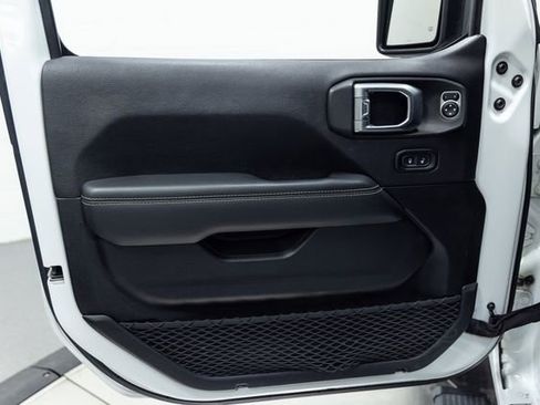 Used 2020 Jeep Wrangler Unlimited Sahara w/ Uconnect 4C Nav & Sound Group image 11