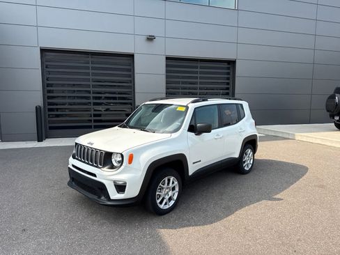 Used 2022 Jeep Renegade Sport w/ Sport Appearance Group AWD/4WD image 1