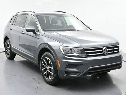 Used 2021 Volkswagen Tiguan SE FWD image 2