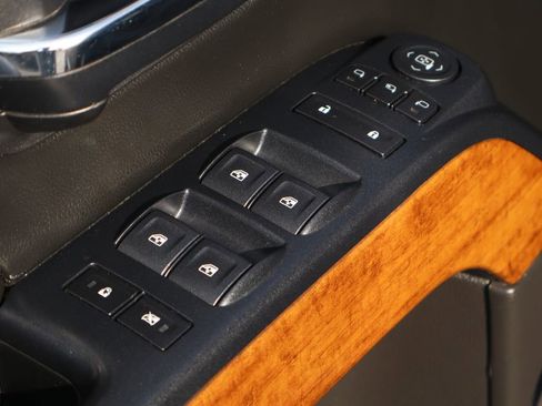 Used 2018 Chevrolet Silverado 1500 High Country RWD image 18