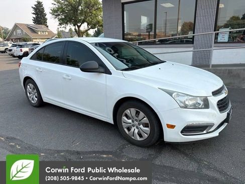 Used 2016 Chevrolet Cruze LS FWD image 3