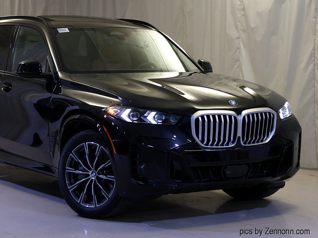Used 2026 BMW X5 xDrive50e w/ M Sport Package AWD/4WD image 2