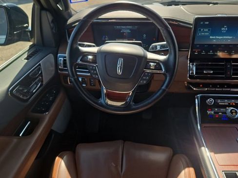 Used 2022 Lincoln Navigator Reserve image 19