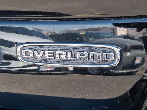 Used 2023 Jeep Grand Cherokee Overland w/ Luxury Tech Group IV AWD/4WD image 31