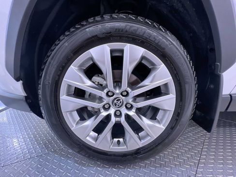 Used 2025 Toyota RAV4 XLE Premium FWD image 10