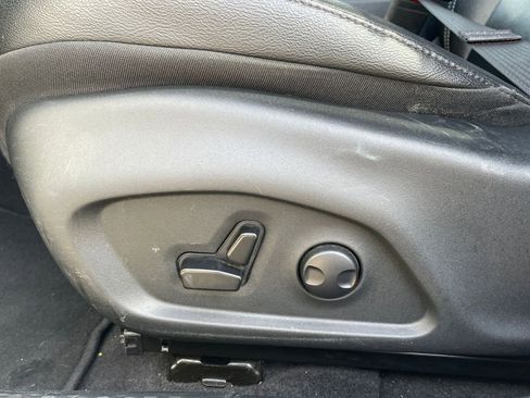 Used 2025 Jeep Compass Limited image 22