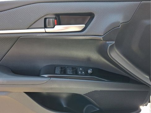 Used 2025 Toyota Camry SE w/ Convenience Package FWD image 10